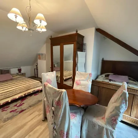 בית נופש Loft Agreable Arrest